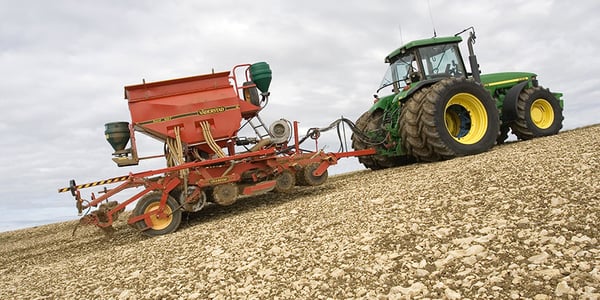 Neumáticos en ruedas gemelas para tractor de fuerte potencia