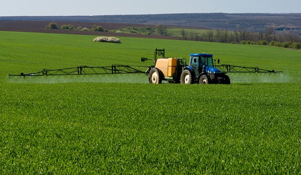 limitaciones de los neumáticos agrícolas de un pulverizador remolcado
