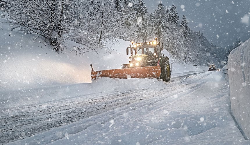Trabajos de retirada de nieve con riesgos para los neumáticos