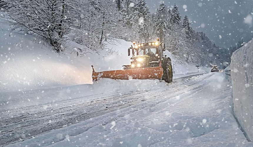 Trabajos de retirada de nieve con riesgos para los neumáticos