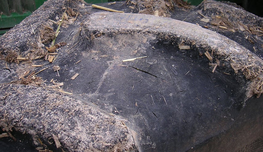 Desgaste de los neumáticos agrícolas a causa del terreno pedregoso tras 1.300 horas de uso