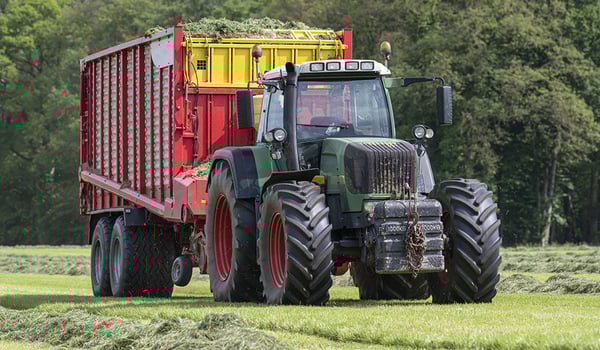 ¿Cuál es el neumático agrícola ideal para la temporada de henificación?