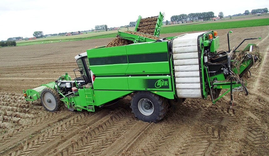 El Performer 95 es ideal para las ruedas delanteras de una cosechadora de patatas