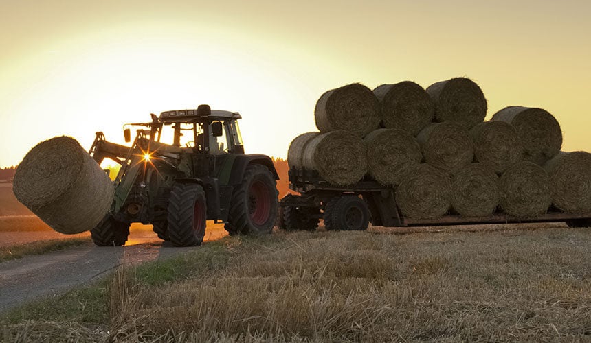Adaptar la presión de los neumáticos entre el campo y la carretera