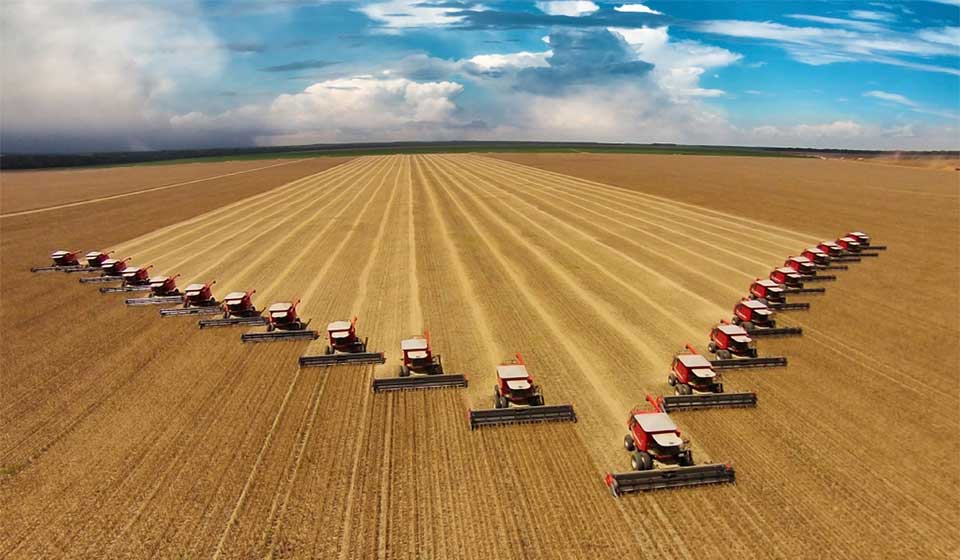 Neumáticos de cosecha de gran tamaño para las grandes explotaciones de soja en el estado brasileño de Mato Grosso